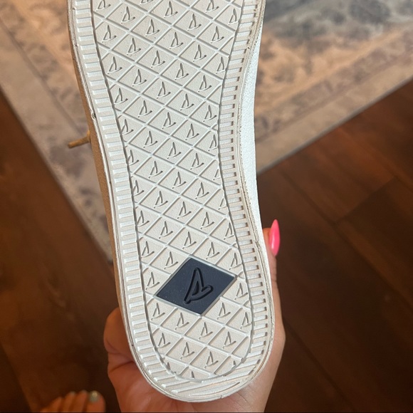 New — Sperry leather top shoes—-size 7 - Picture 3 of 8